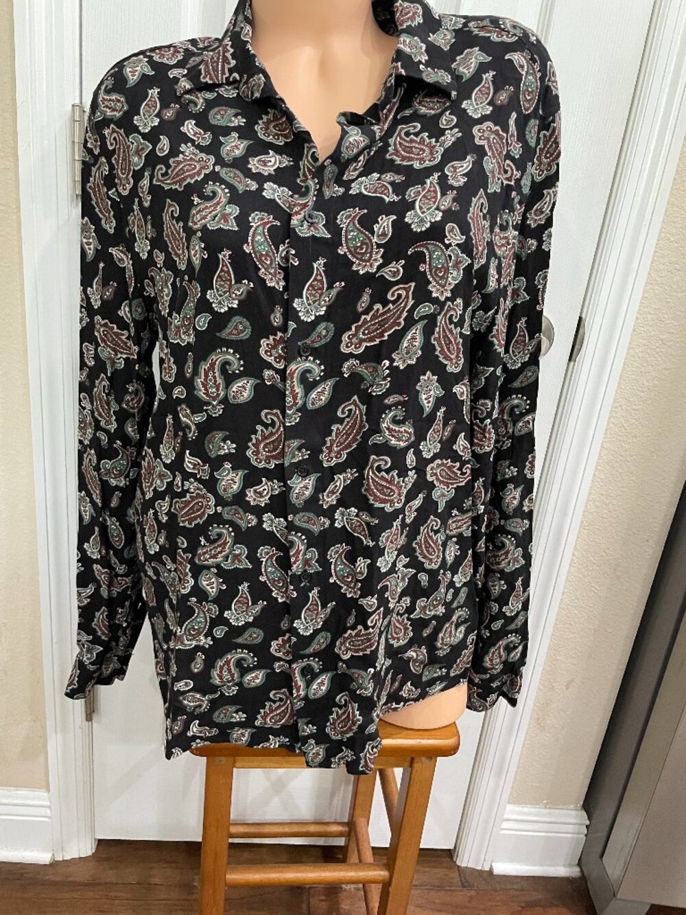 H&M Paisley Print Button Down Blouse Women’s Large Black Long Sleeve Viscose